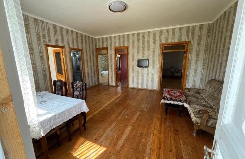 Gusanagyugh House | Gyumri House