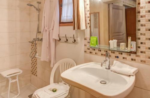 Saint-Saturnin Hotel | Hôtel des 4 continents - Le Mans