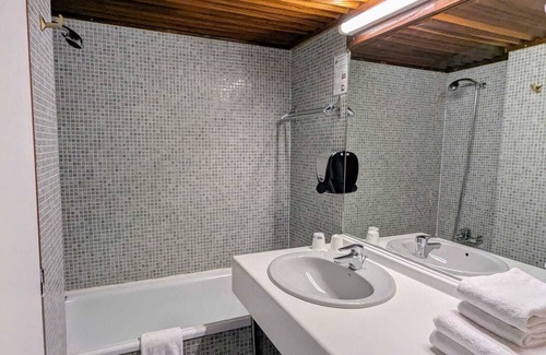 Besse-et-Saint-Anastaise Hotel | Hôtel Gergovia