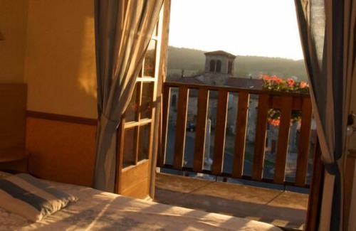 Chambon-sur-Dolore Hotel | Hôtel la Clairière