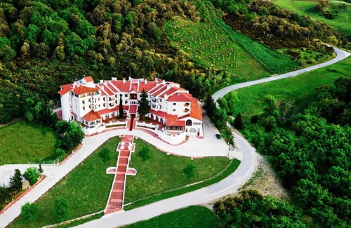 ‘Ayn ad Darahim Hotel | Hôtel La Forêt