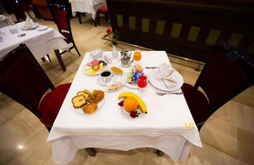 Jeanne d'Arc Hotel | Hôtel LE CONSUL