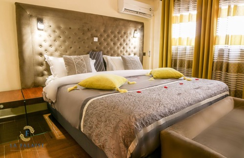 Douala Hotel | Hôtel Résidence La Falaise