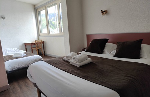 La Bourboule Hotel | Hôtel Restaurant Au Val Doré