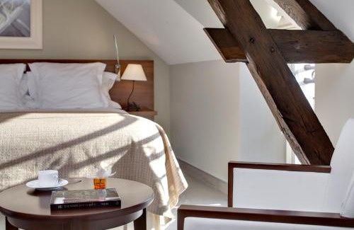 Sancerre Hotel | Hôtel Restaurant Famille Bourgeois "La Cote des Monts Damnés"