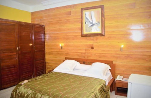 Bonapriso Hotel | Hôtel - Y