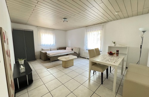 Sindelfingen Apartment | H&H Home - Quite and Central Apartment near Park in Sindelfingen