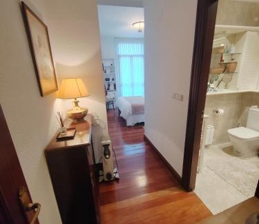 Bilbao City Centre House | Habitación con baño privado en el centro de Bilbao