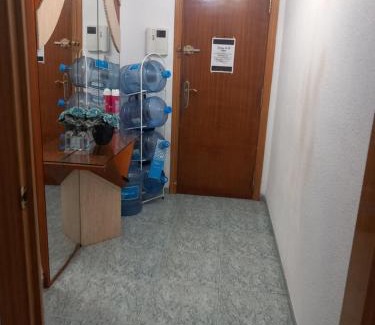 Nou Moles House | habitación grande en piso compartido con 2 adultos