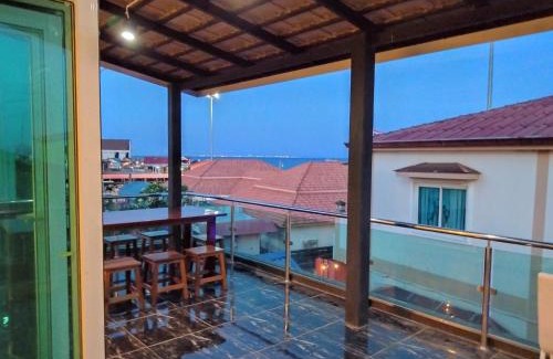 Bang Lamung House | Habor House by Koh Larn Riviera
