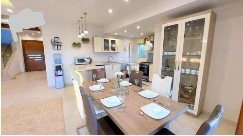 Sidi Abd El-Rahman Ski Chalet | Hacienda Bay