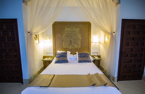 Toledo City Center Hotel | Hacienda Del Cardenal