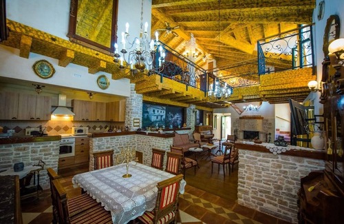 Zmijavci House | Hacienda Luica Dvori