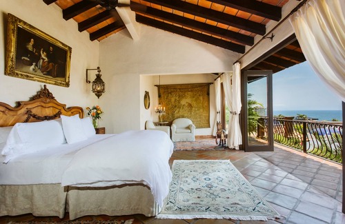 Downtown Puerto Vallarta Hotel | Hacienda San Angel
