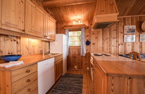 Ringsaker House | Hagali by Norgesbooking - cabin by the lake Næra, close to Sjusjøen