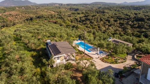 Pylos-Nestoras Cabin | Hakuna Matata Holidays Agalia with airco & pool in Greek Olive Grove