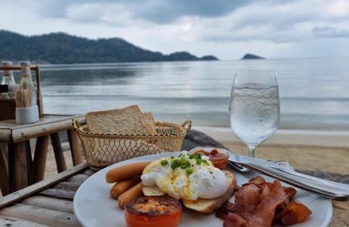 Klong Son Villa | Half Moon beach Villa - by KohChangVillas