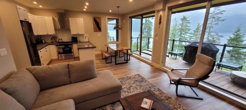 Port Renfrew Apartment | Halibut Hideaway