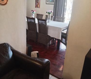 Gordons Bay Central Apartment | Halibut Suite