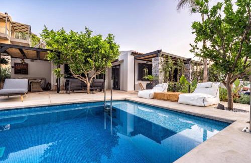 Lygaria Villa | HALO Ligaria Suite 100m next to the beach with private pool