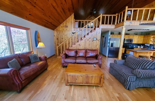 Big Clifty Shores Cabin | Hamley-Lakefront Retreat is Located on 145 Peaceful Acres