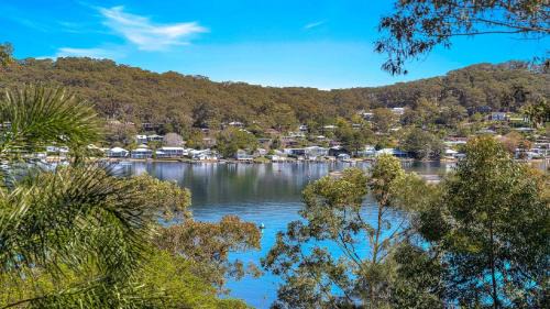 Pretty Beach House | 'Hampton Cottage' By Accom Holidays