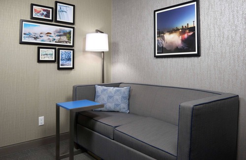 Downtown Niagara Falls Hotel | Hampton Inn Niagara Falls