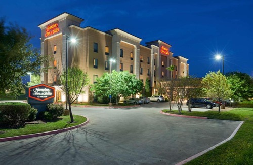 Buda Hotel | Hampton Inn & Suites Austin South Buda
