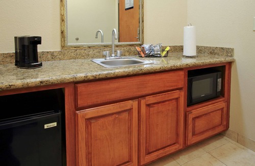 Buffalo Hotel | Hampton Inn & Suites Buffalo