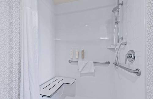 Greeley Hotel | Hampton Inn & Suites Greeley