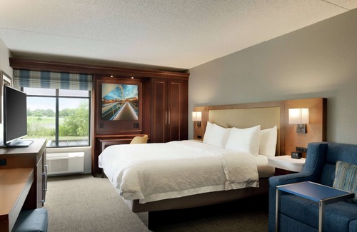 West Des Moines Hotel | Hampton Inn West Des Moines Lake Drive
