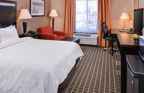 South San Francisco Hotel | Handicap Queen Room at Hotel Nova SFO By FairBridge