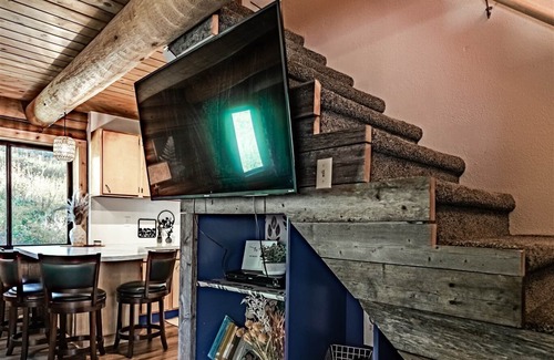 Superior Cabin | Handmade Scandinavian Mountain House Fire-Sauna