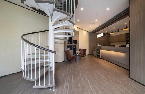 Pudong Hotel | Hanting Hotel(Shanghai Lujiazui Minsheng Road Subway Station)