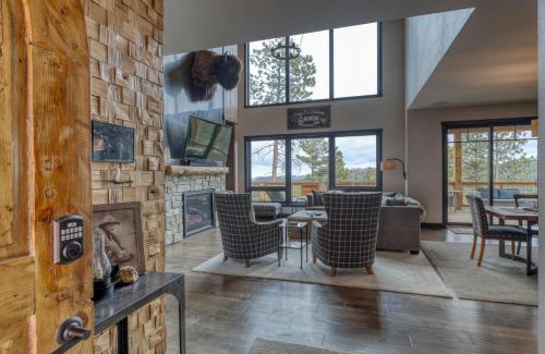 Deadwood House | Happy Hour Hideaway