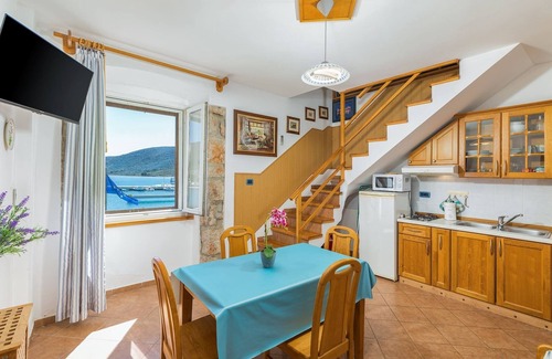 Cres Apartment | Happy Island Life - Lungomare Trieste