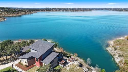 Canyon Lake House | Happy Owl Lakehouse