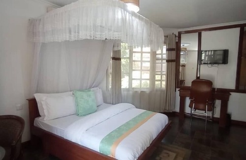 Arusha Bed & Breakfast | Happy Rhino Lodge