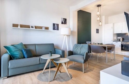 Wismar Apartment | Harbor apartment with balcony in a prime location with a great view of the Old Harbor -