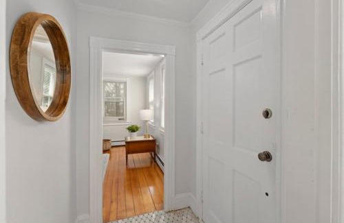 Barrington House | Harbor Walk Charming 4BR Steps to Town & Harbor