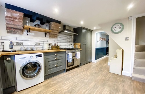 Broadstairs House | Harbour Haven By the Sea – Meters to the Beach!