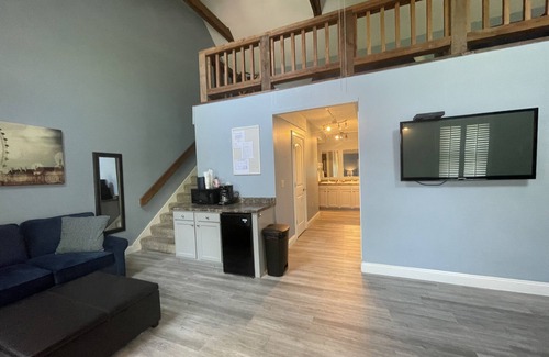 Put-in-Bay House | Harbour Square Suites