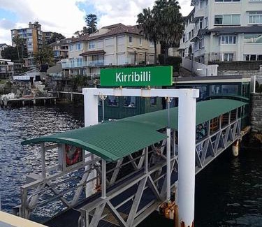Kirribilli Apartment | Harbourside stay in Kirribilli, with Opera House glimpses