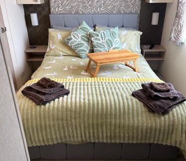 Patrington Haven House | Hares Haven pet friendly sleeps 6