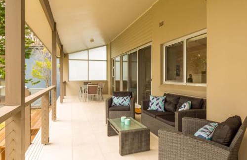 Vincentia House | Harlequin Beach House Vincentia