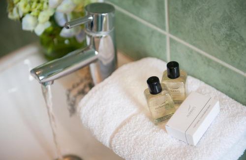 Lower Swanwick Hotel | Harper's Steakhouse with Rooms, Southampton Swanwick Marina