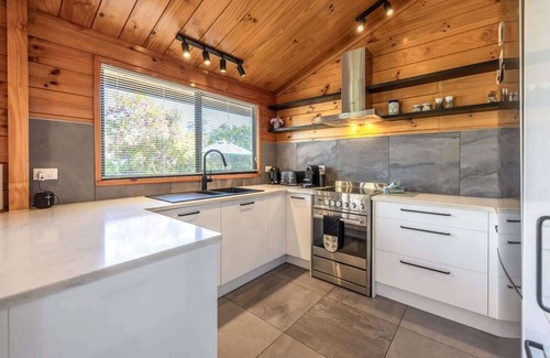Onetangi House | Hartlock in Onetangi - Our Island