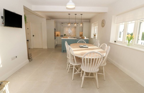 Criccieth House | HAUL A GWYNT, family friendly, luxury holiday cottage in Criccieth