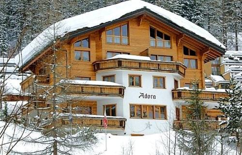 Leukerbad Apartment | Haus Adora