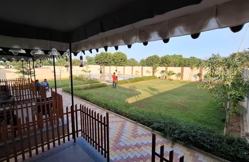 Jaipur District Other | HAVELI RESORT FARMnn3-bedroom farmhouse in marvelous Hathod with AC, WiFi